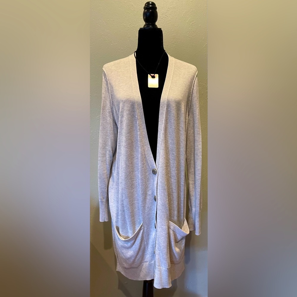 Halogen, 5 button cardigan, V-neck sweater, size extra large, long sleeved